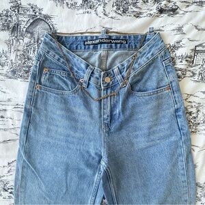 V-Waisted Sexy Straight Leg Mid Rise Jeans With Gold Waist Chain Trendy Jeans AW